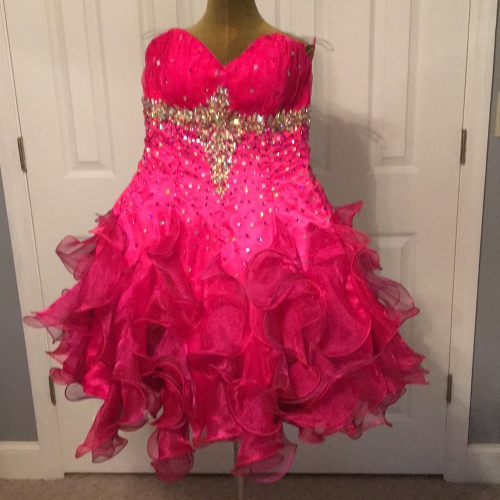 Beautiful dress laces up back